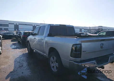 2010 Dodge Ram 1500 Slt/Sport/Trx из США, поврежденный, VIN 1D7RB1CP2AS104422